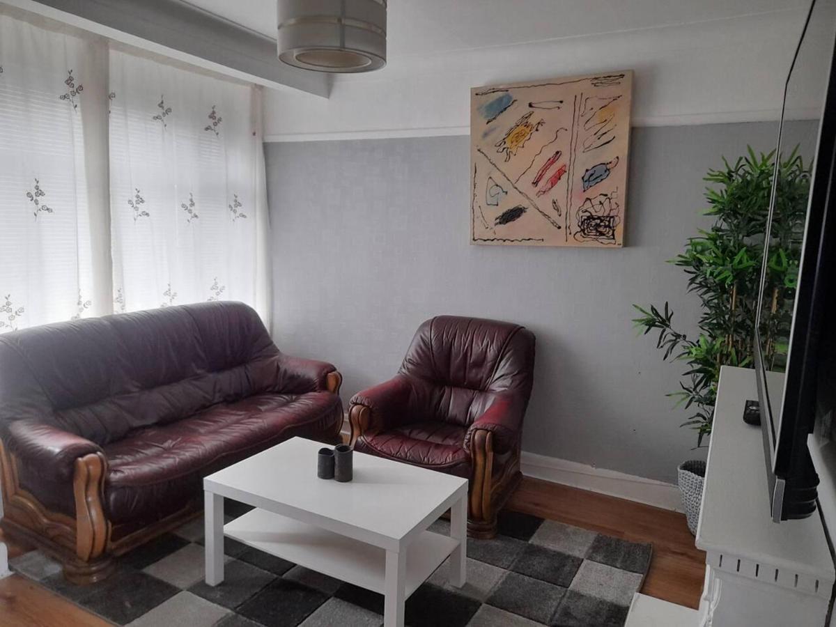 Willa Bright 4-Bed House 15 Min To Manchester Centre Zewnętrze zdjęcie