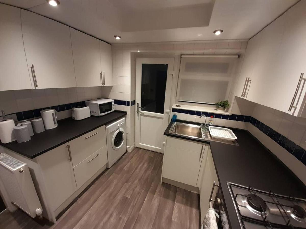 Willa Bright 4-Bed House 15 Min To Manchester Centre Zewnętrze zdjęcie