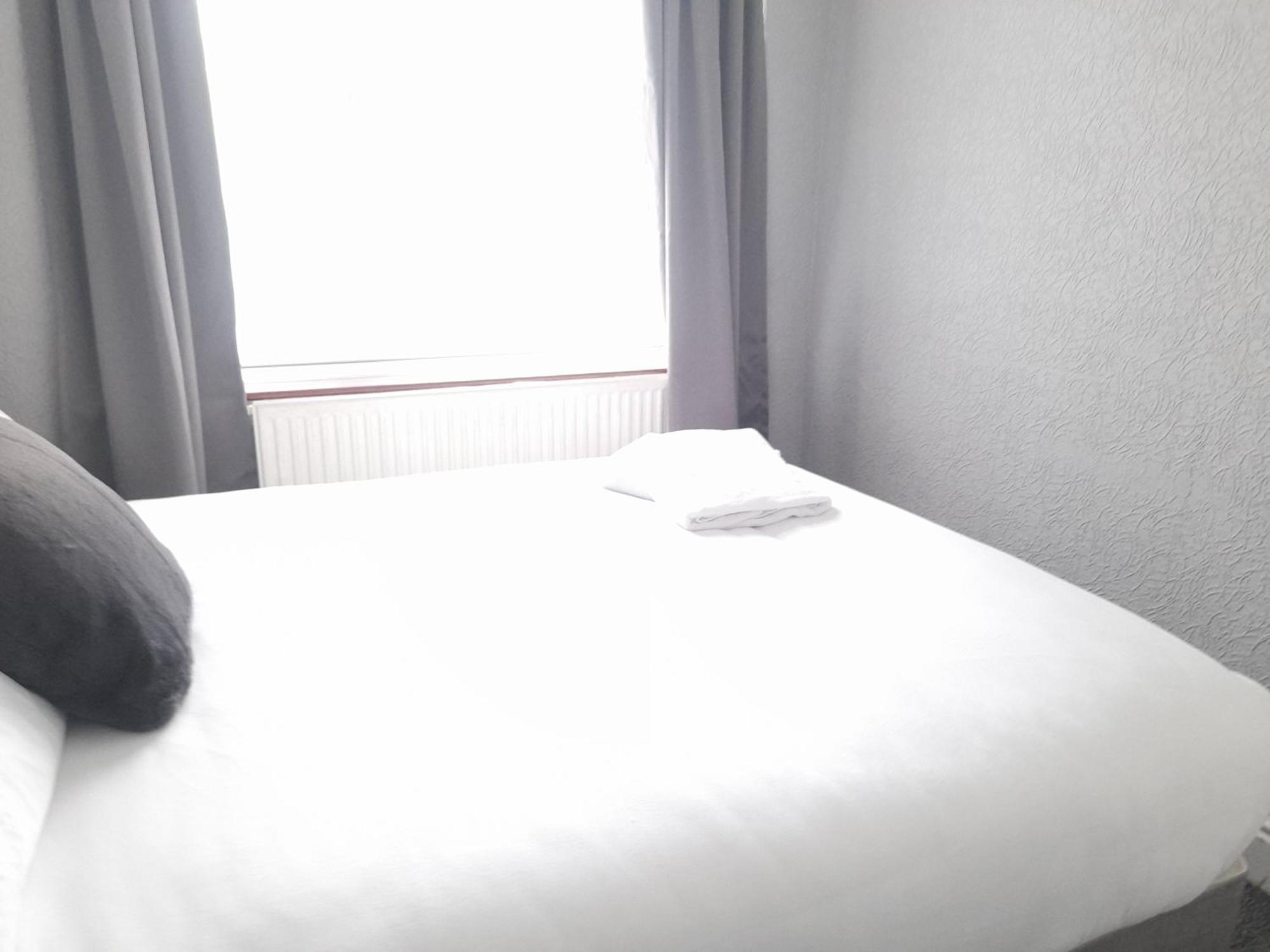 Willa Bright 4-Bed House 15 Min To Manchester Centre Zewnętrze zdjęcie