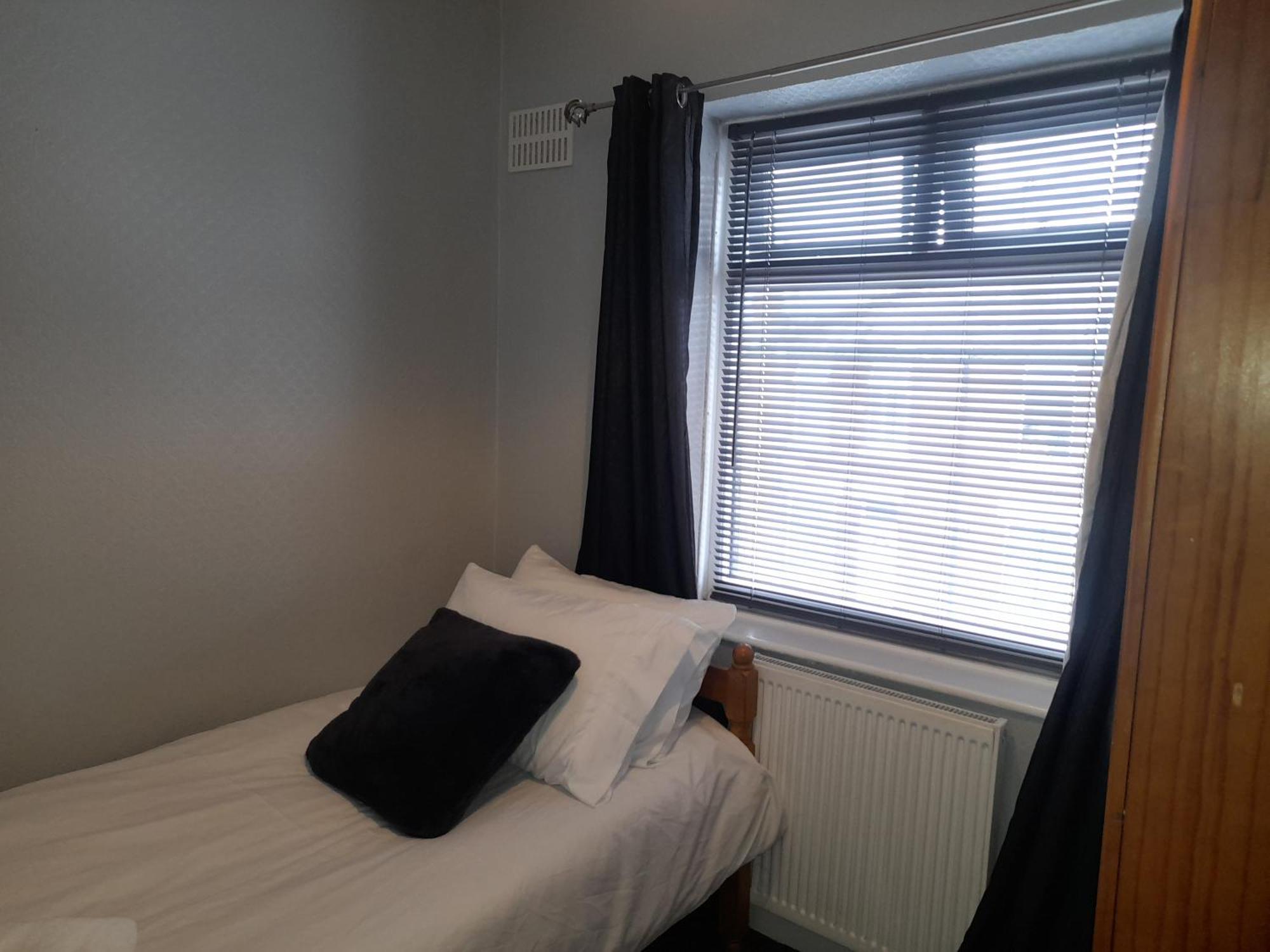 Willa Bright 4-Bed House 15 Min To Manchester Centre Zewnętrze zdjęcie