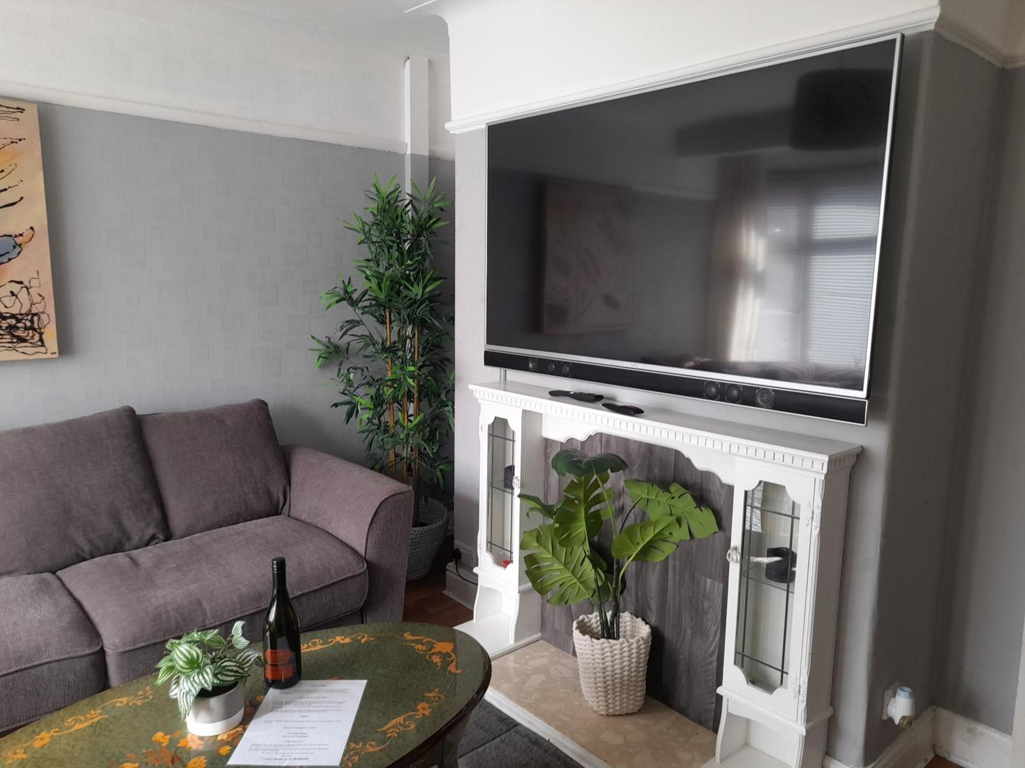Willa Bright 4-Bed House 15 Min To Manchester Centre Zewnętrze zdjęcie