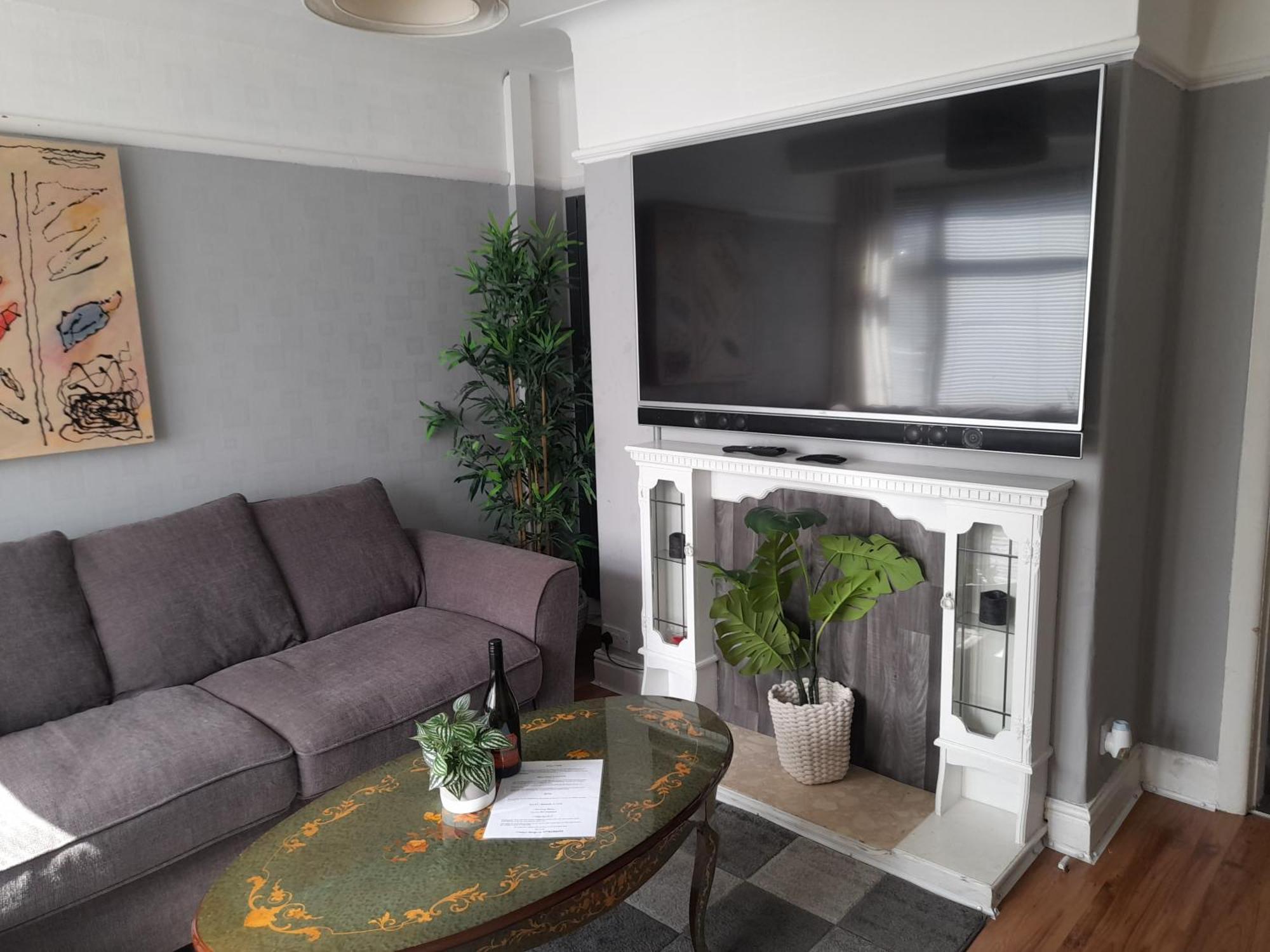 Willa Bright 4-Bed House 15 Min To Manchester Centre Zewnętrze zdjęcie